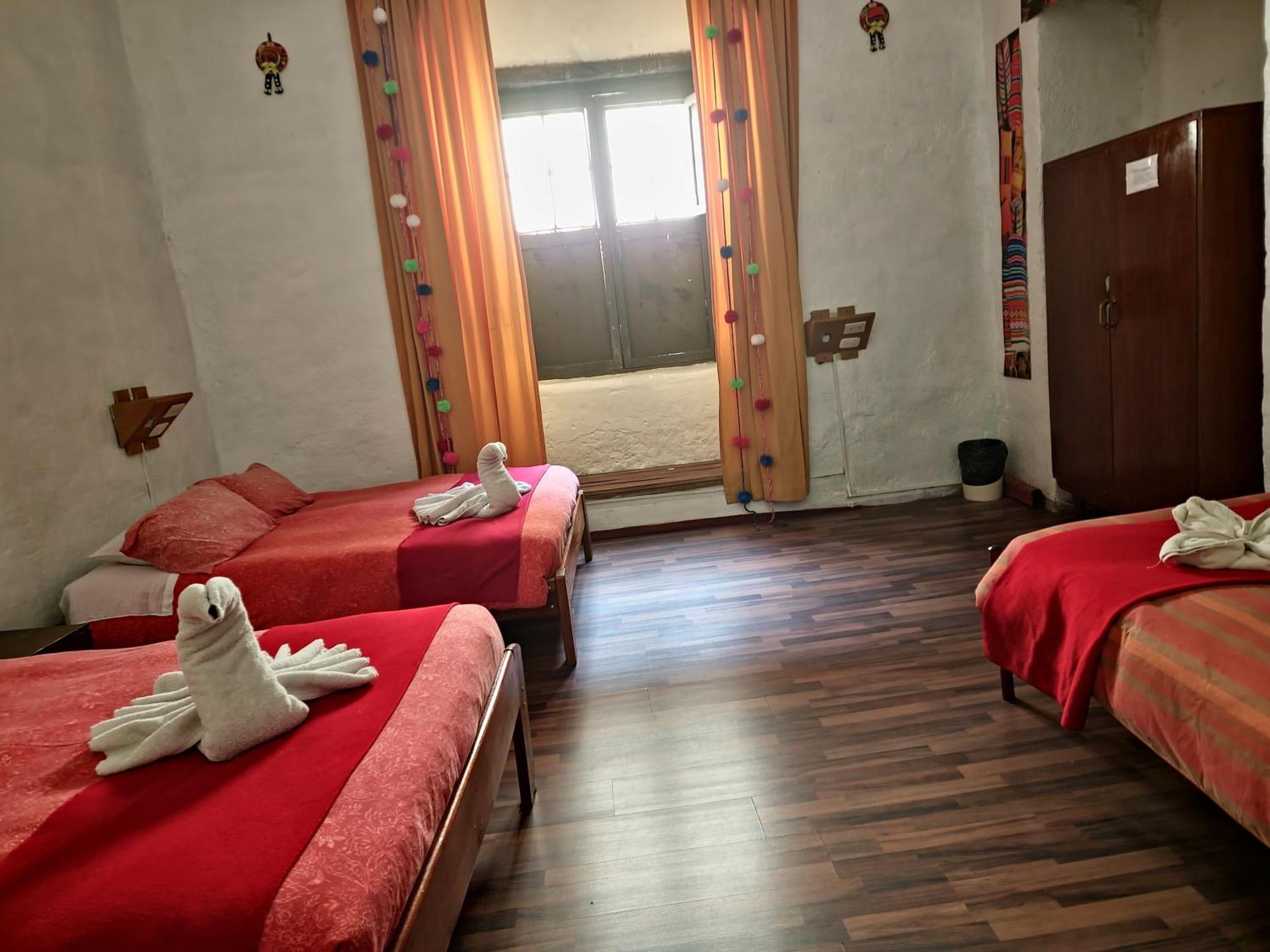 Pirwa Backpackers Colonial Albergue *